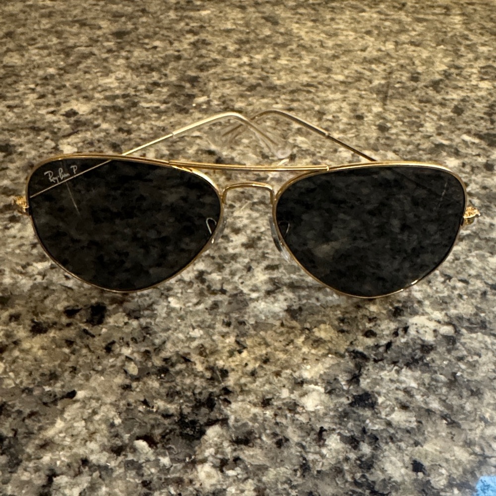 Ray-Ban Classic Gold Aviators Polarized - Unisex